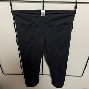 Cropped black Ivivva size 10 pants.